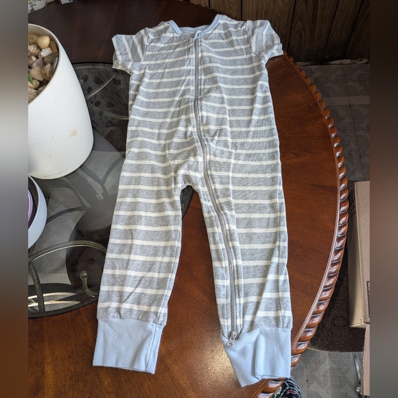 6 Rompers - Picture 8 of 8